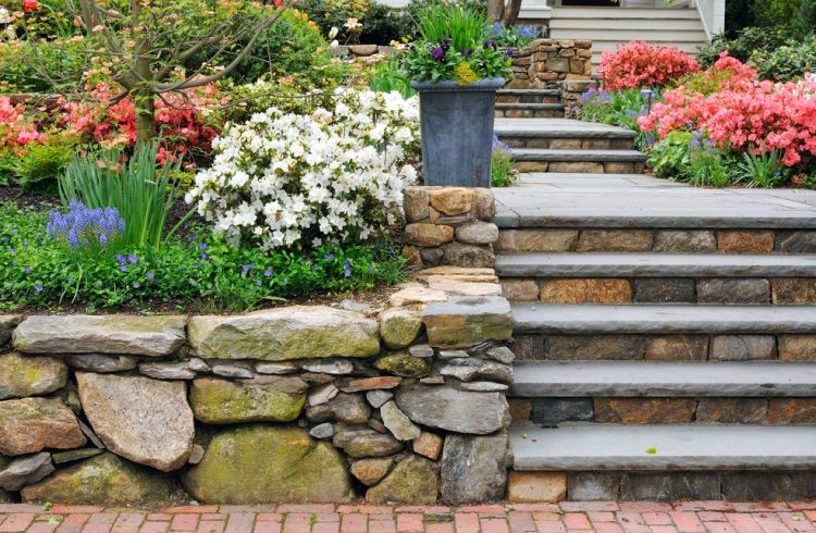 Stone-wall-cladding-stairway