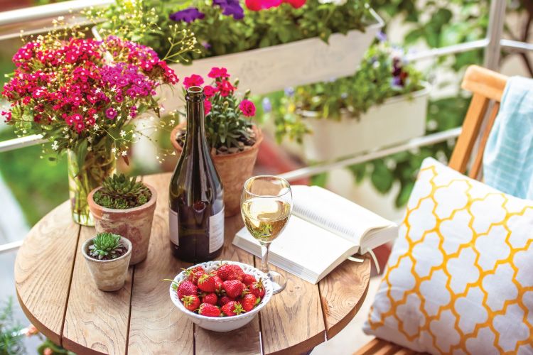 Flowers are of course the easiest way to spruce up your balcony on Valentine’s Day. Use them creatively and make the space bloom with elegance.