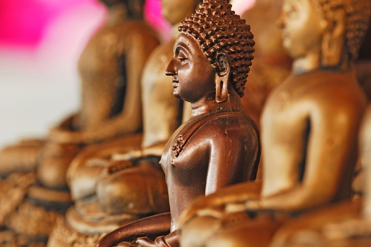 Keep your copper idols sparkly with our simple pooja room cleaning tips.