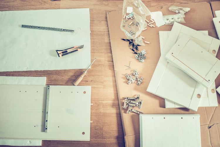 Modular kitchen vs carpenter-made kitchen_building material