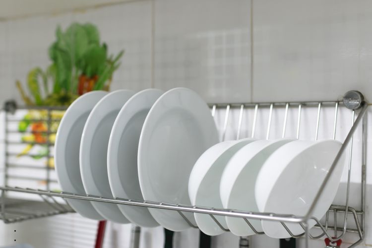 Kitchen-cabinets-closeup-utensils