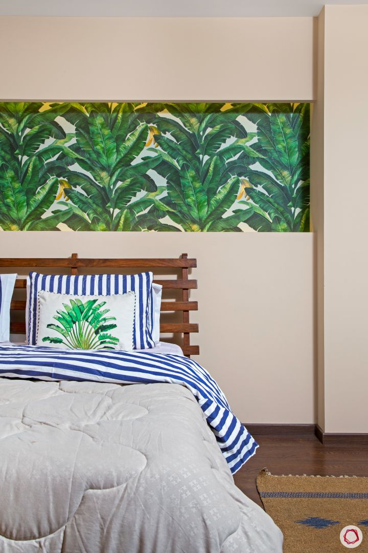 green-leaves-wallpaper-in-the-bedroom