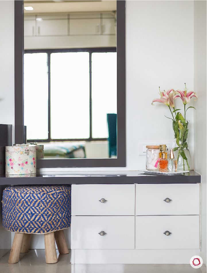 Stylish Dressing Tables With Storage Options