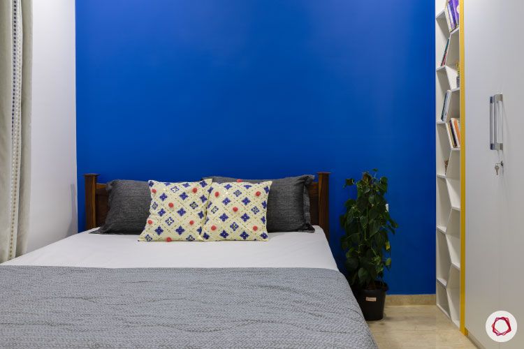 Small home design_sons room blue wall