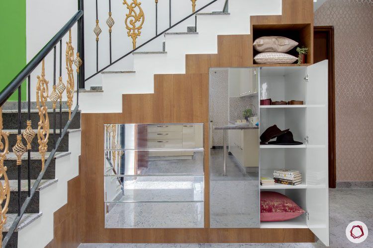 villas-in-bangalore-staircase-storage-mirror