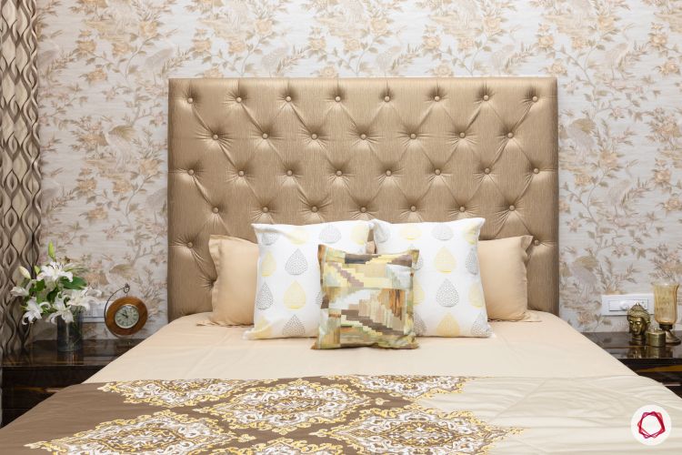 indian-house-design-golden-bed