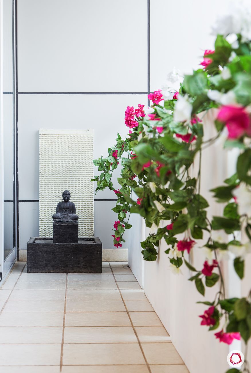 reading-corner-balcony-buddha