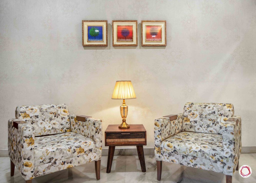 Flats in Delhi_master bedroom chairs