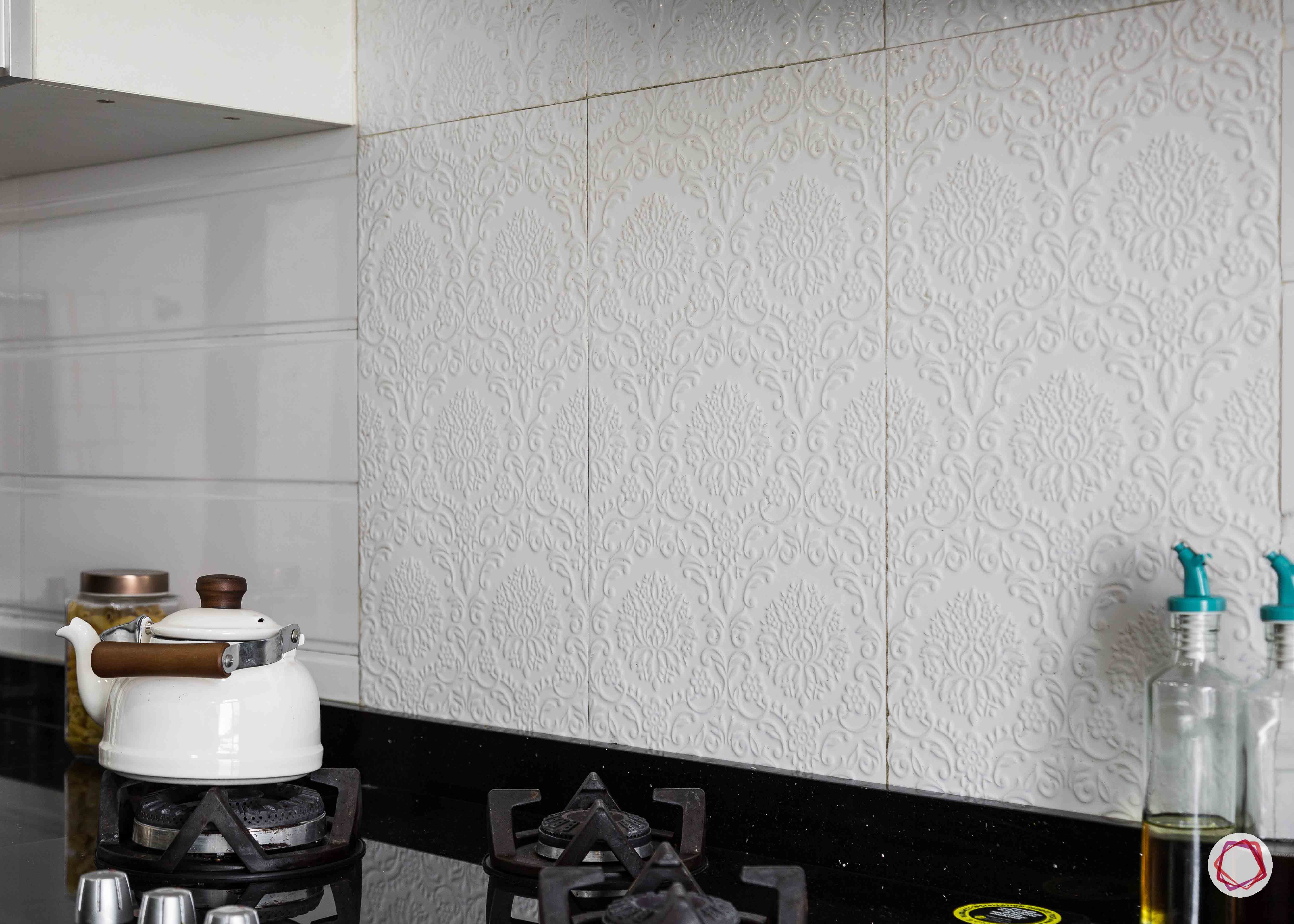 Modern kitchen design_highlight tiles
