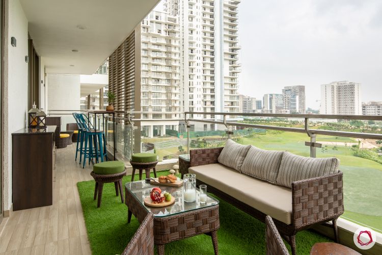 Beautiful home interiors_balcony with bar