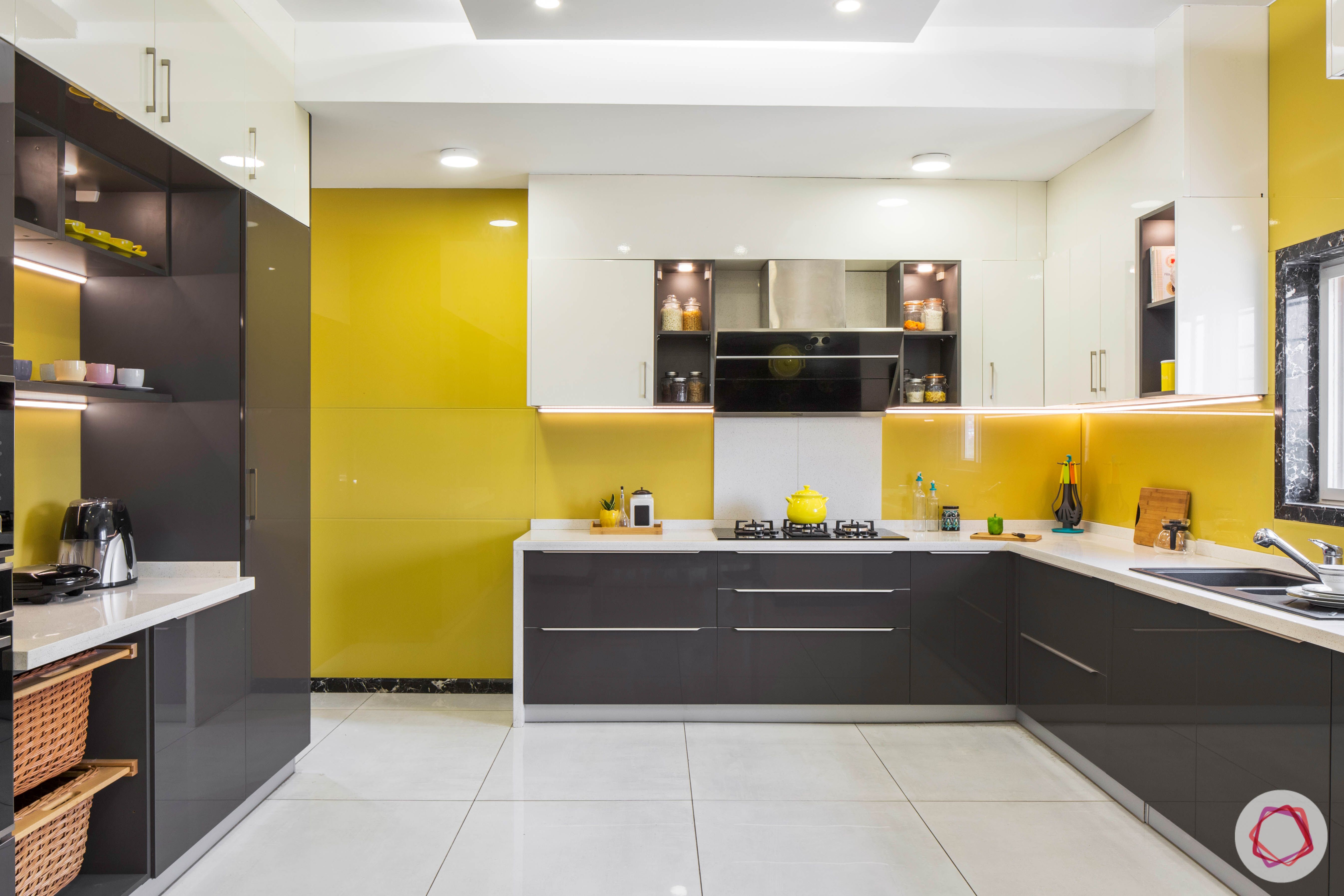 wall-tiles-design-lacquered-glass-backsplash-yellow-white-grey-cabinets