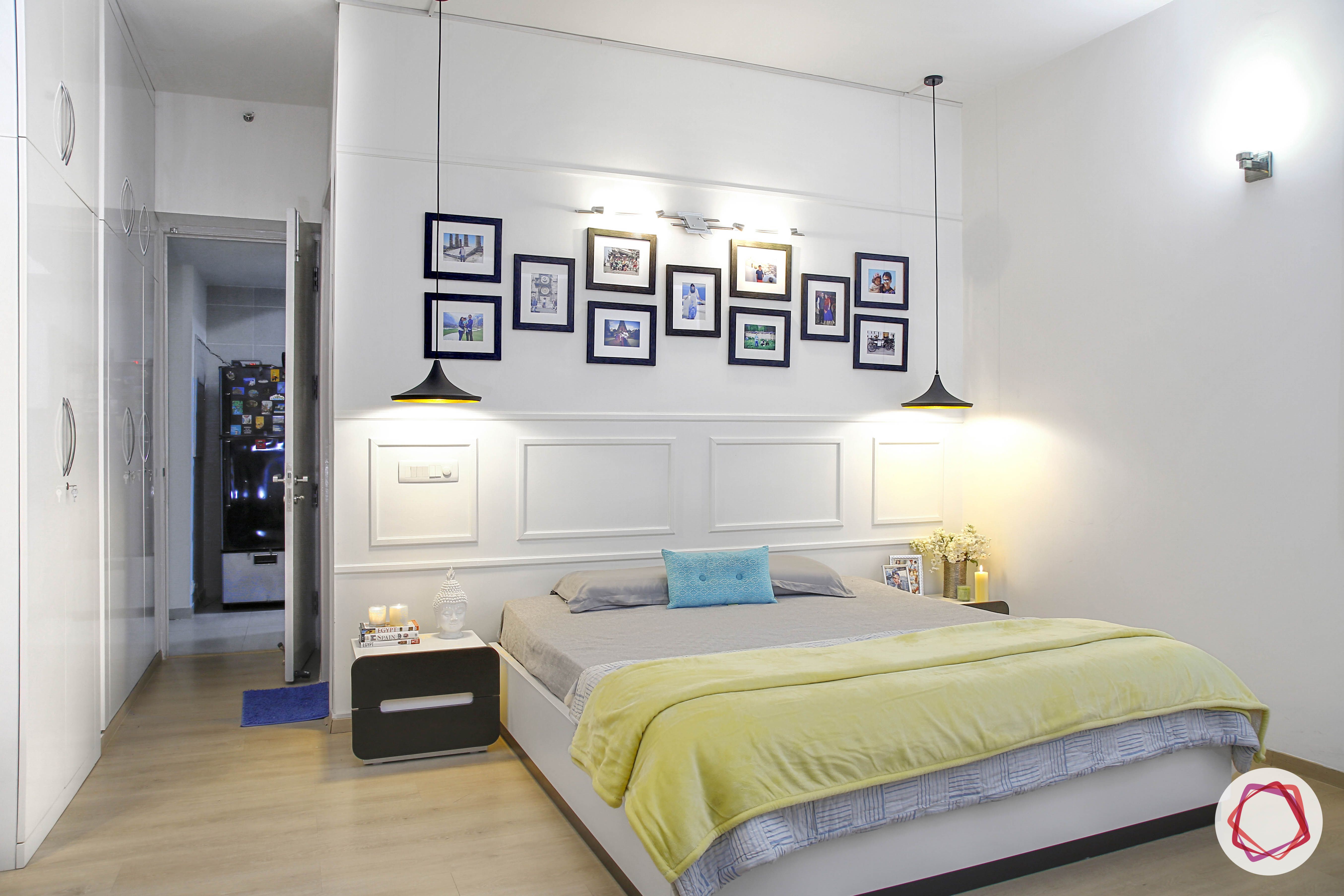 minimalism-white wall moulding-wooden floor designs-scandinavian decor-gallery wall designs