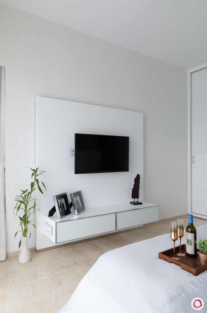 minimalism-minimal decor-white bedroom decor-minimal tv cabinet- white TV cabinet-wooden floor designs