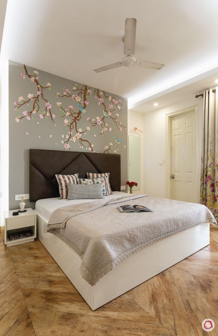 flat-in-faridabad-master-bedroom-accent-wall-grey-headboard-side-table-wooden-flooring