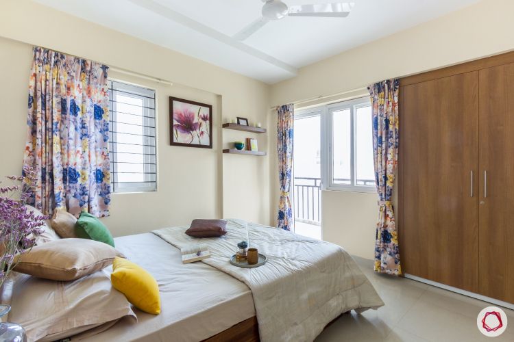 home bangalore-guest bedroom-full room design-wooden tones-wooden wardrobe