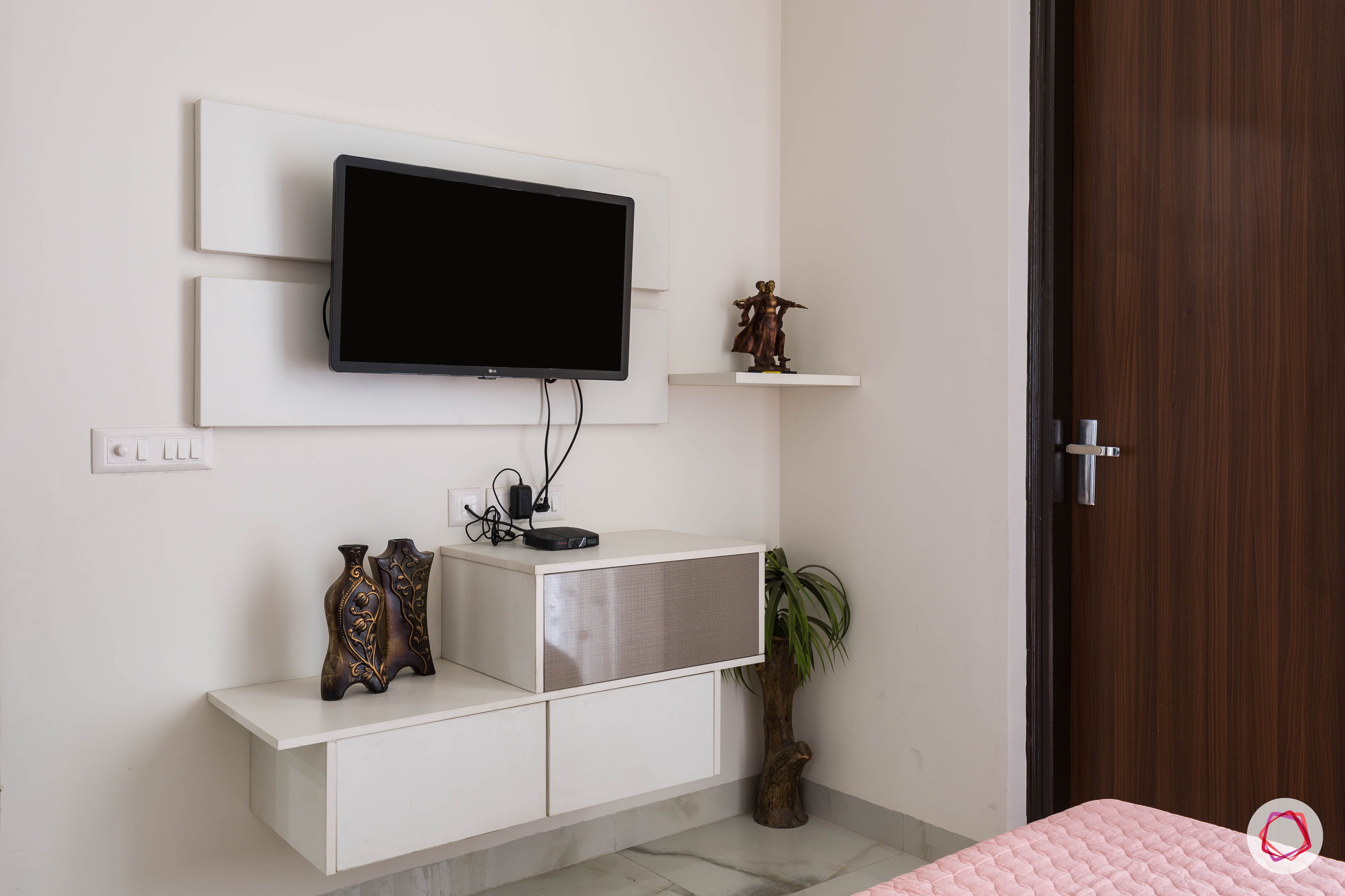 parents-bedroom-TV-panel-white-laminate