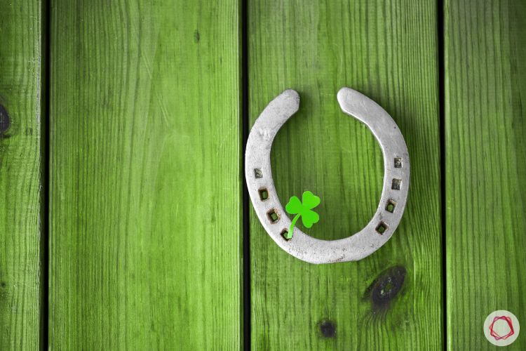 vastu shastra for house_horseshoe_green door