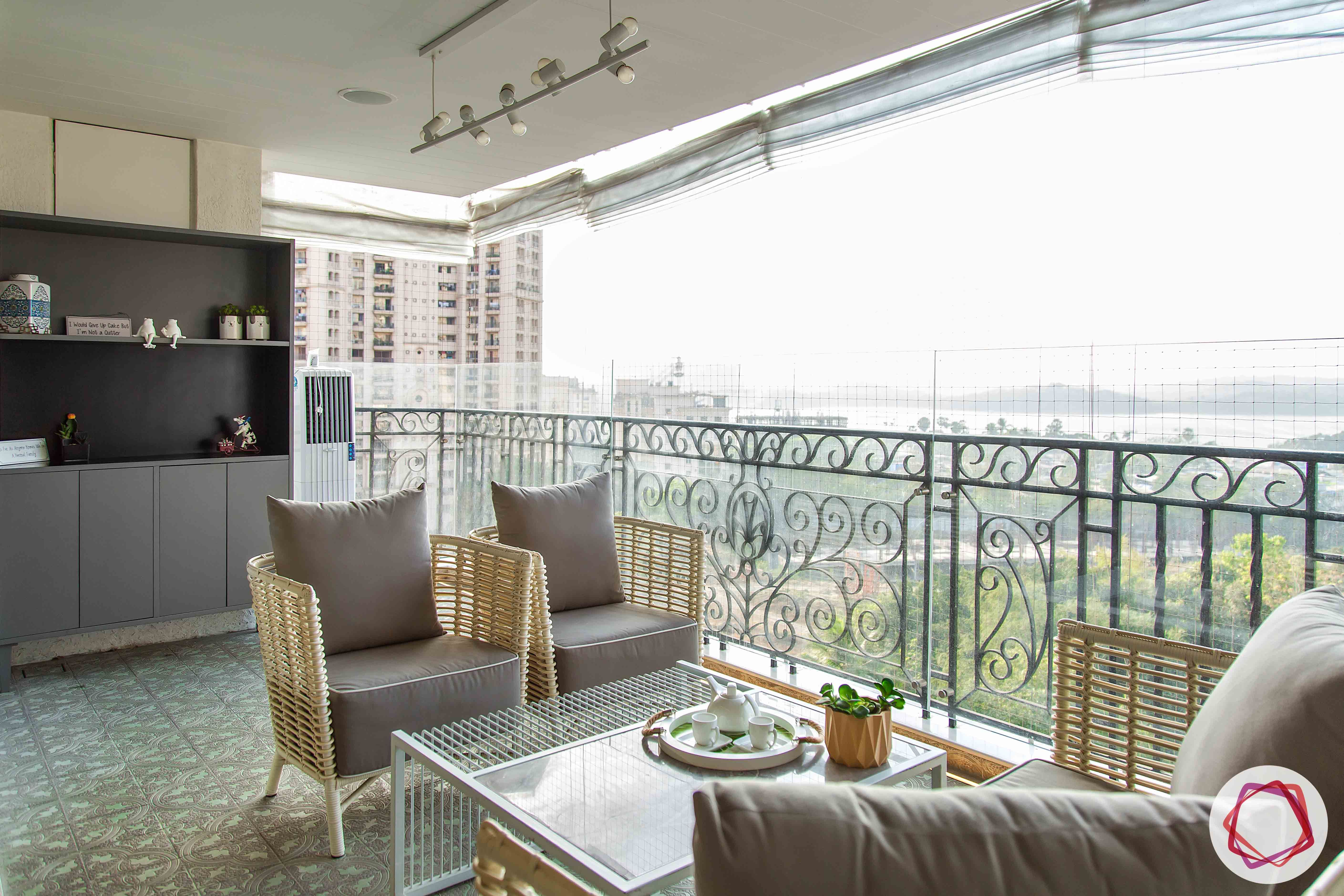 modern balcony design-wicker furniture-wicker chairs-wicker table