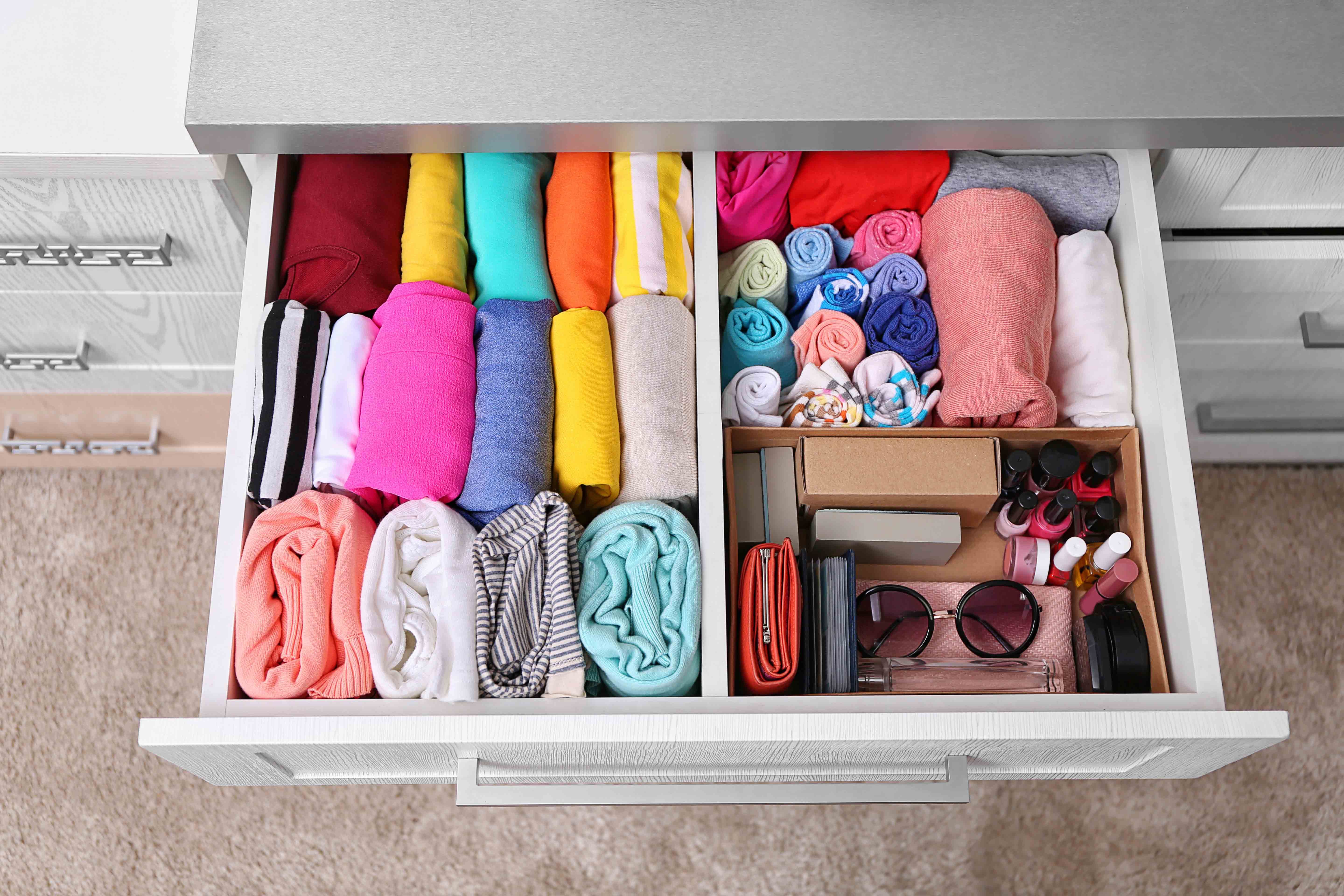 womens-wardrobe-drawer-compartments-clothes-accessories