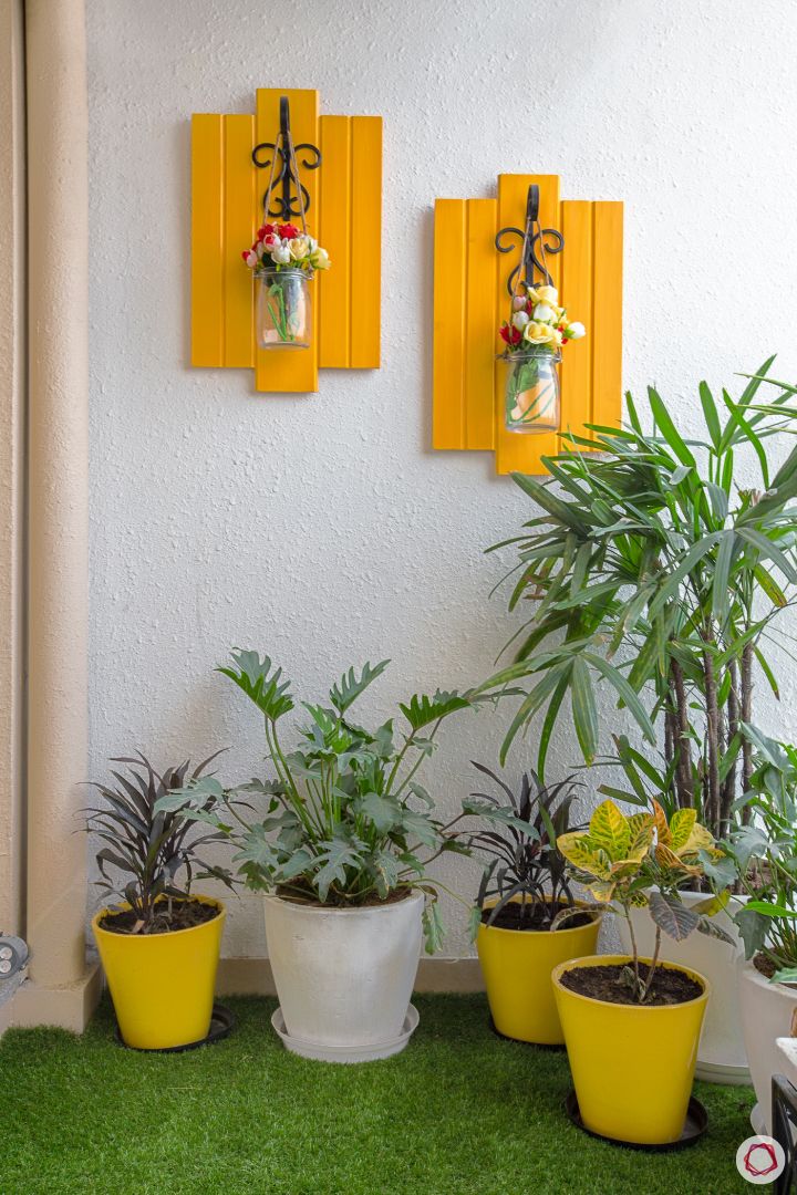 yellow vertical planter designs-artificial turf for balcony 