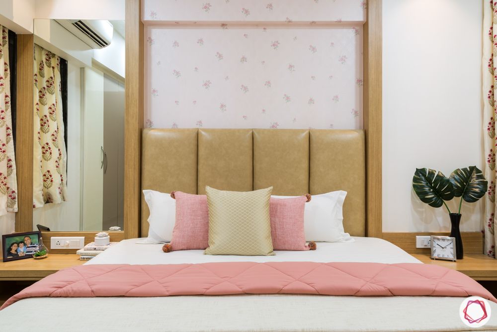 pastel colors-pink wallpaper-pink cushions