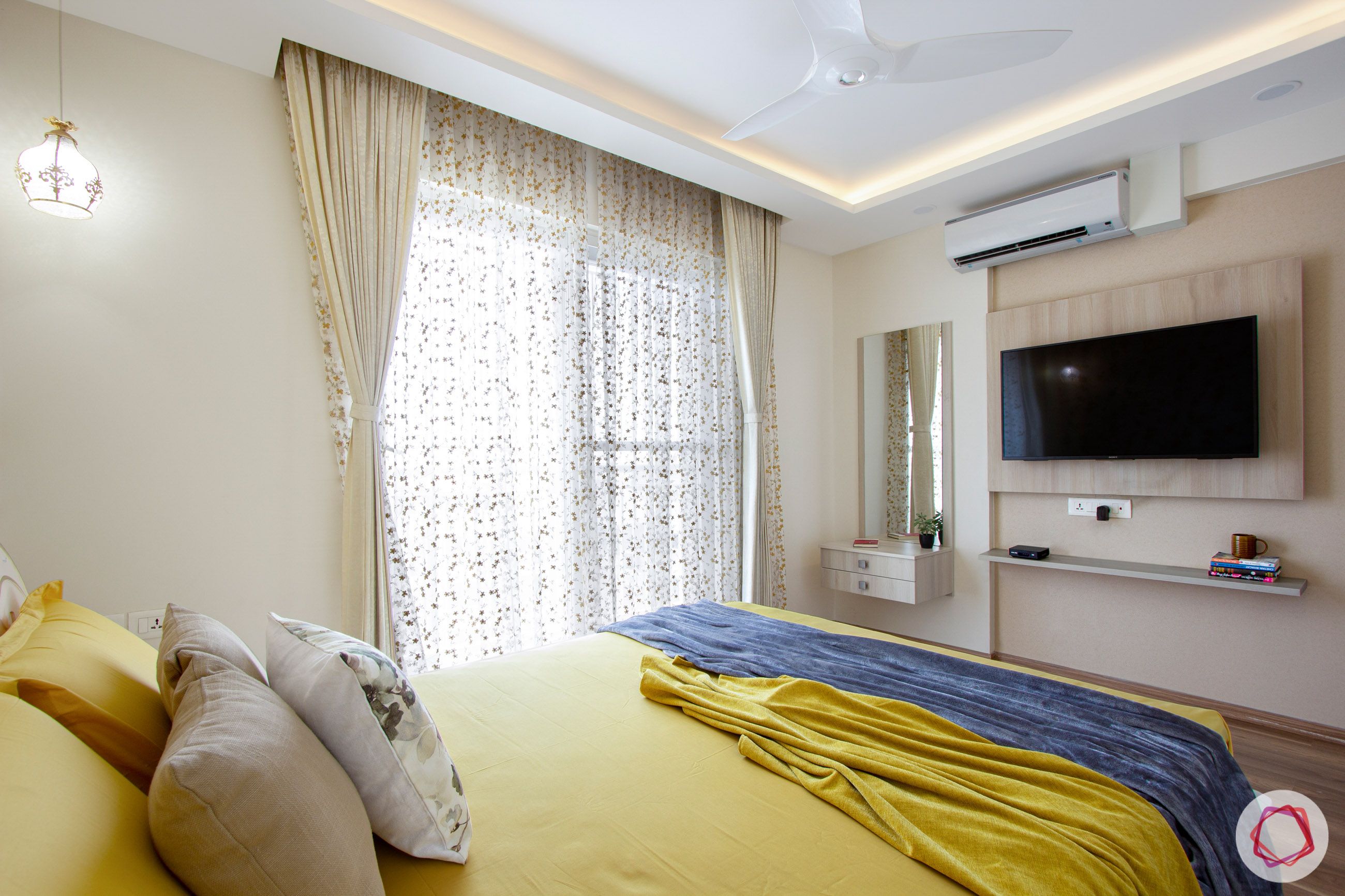 snn-raj-grandeur-master bedroom-laminate tv unit