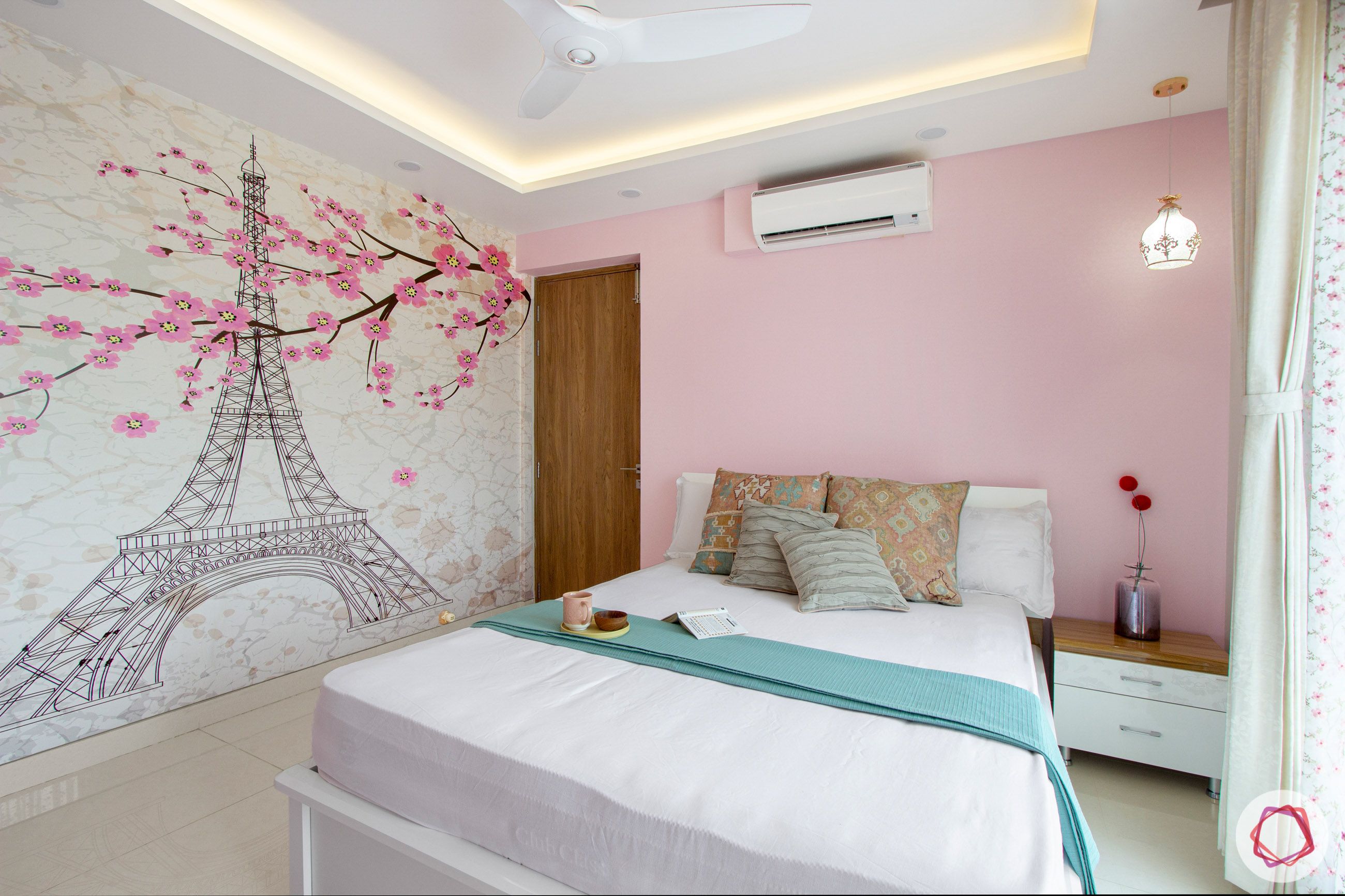 snn-raj-grandeur-girls bedroom-paris theme wallpaper