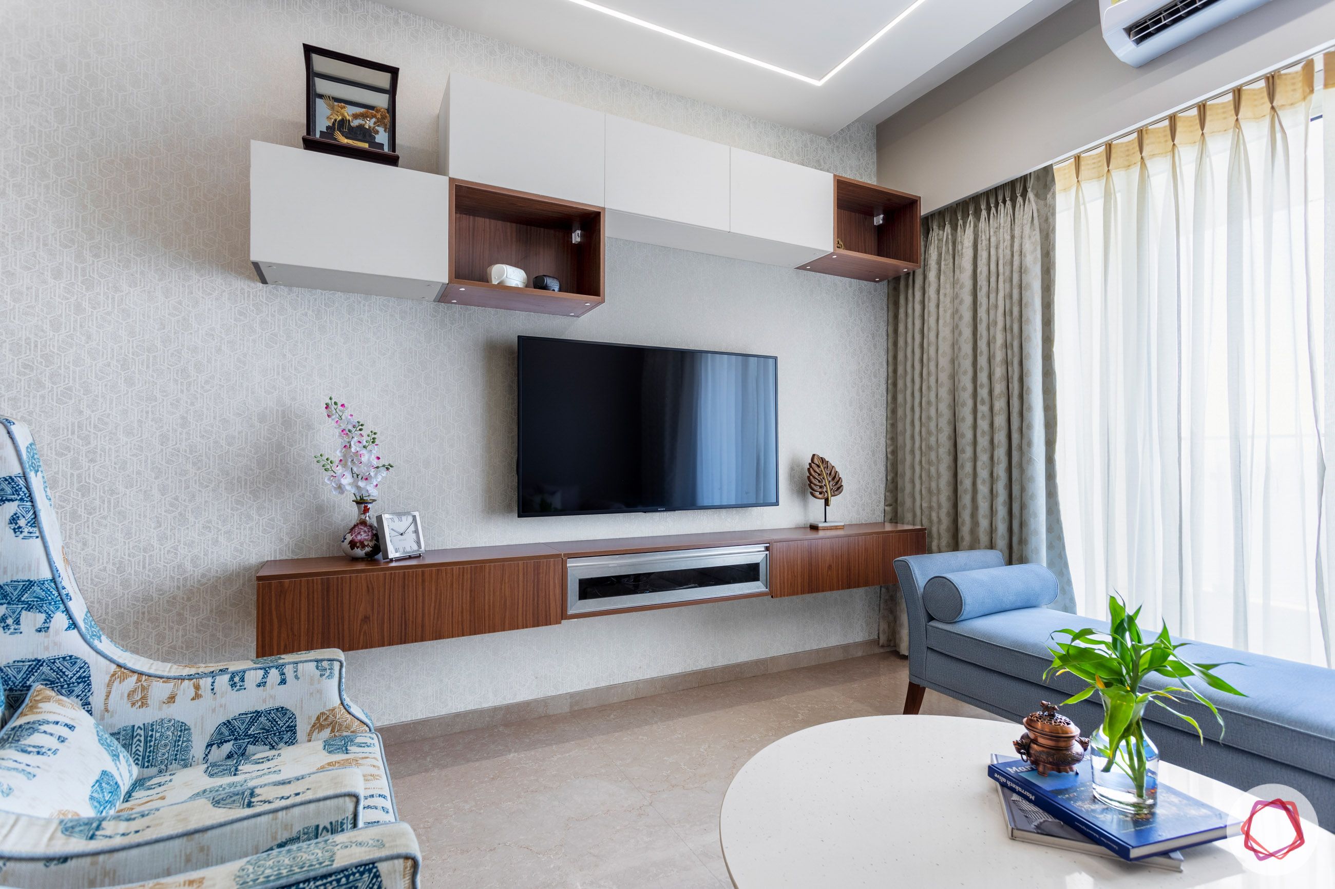 crescent-bay-parel-living-room-TV-wallpaper