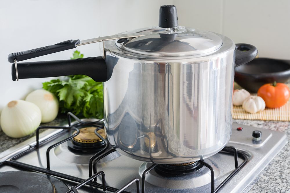 types of pans-pressure cooker