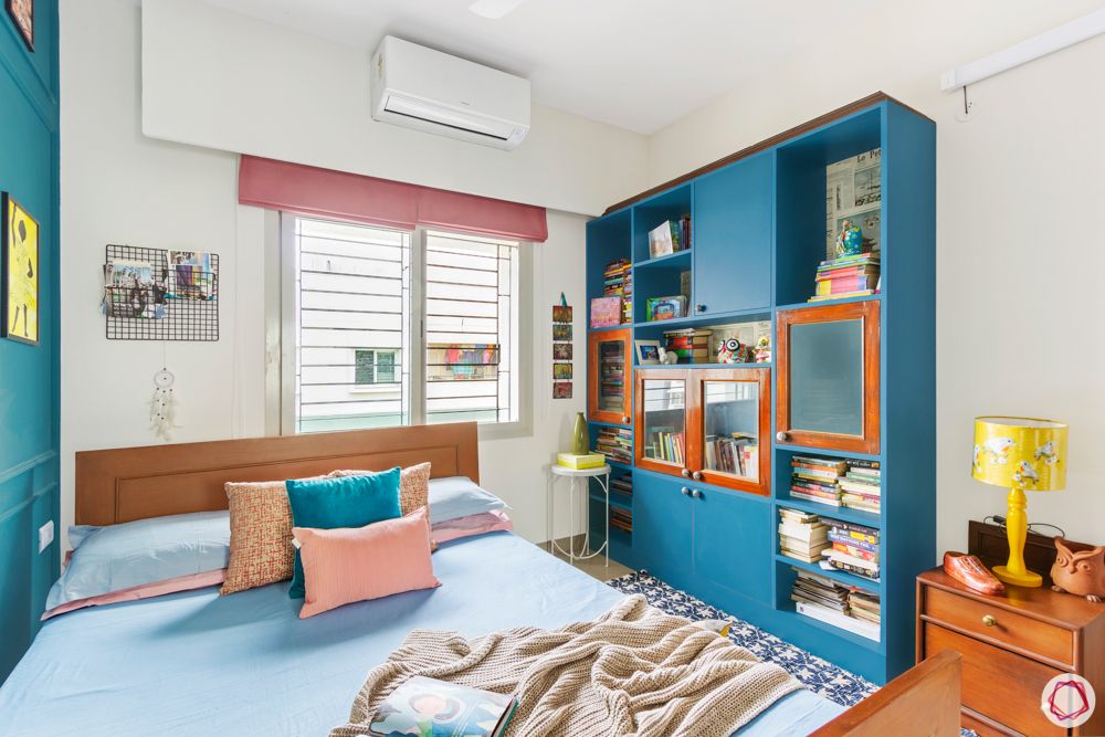 sobha-aspire-kids-rooms-blue-bookshelf-wooden-side-table