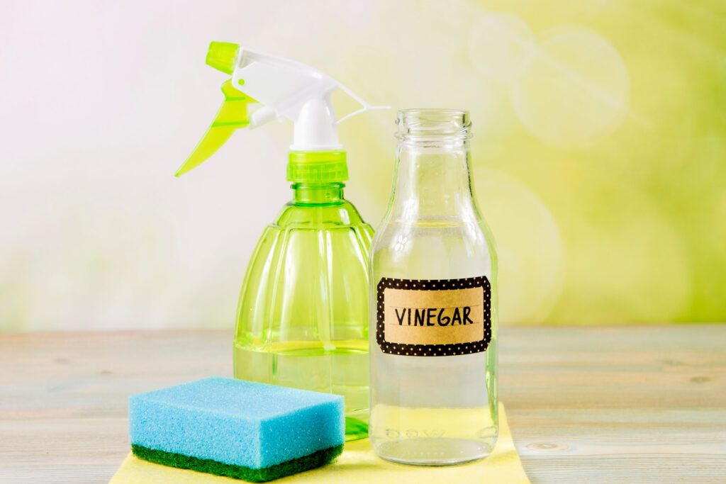 house cleaning tips-vinegar for home cleaning