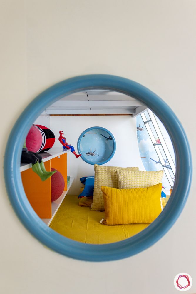 kids-bedroom-bed-window-toys