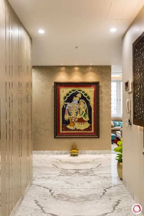 Vastu tips for home-tanjore painting-foyer