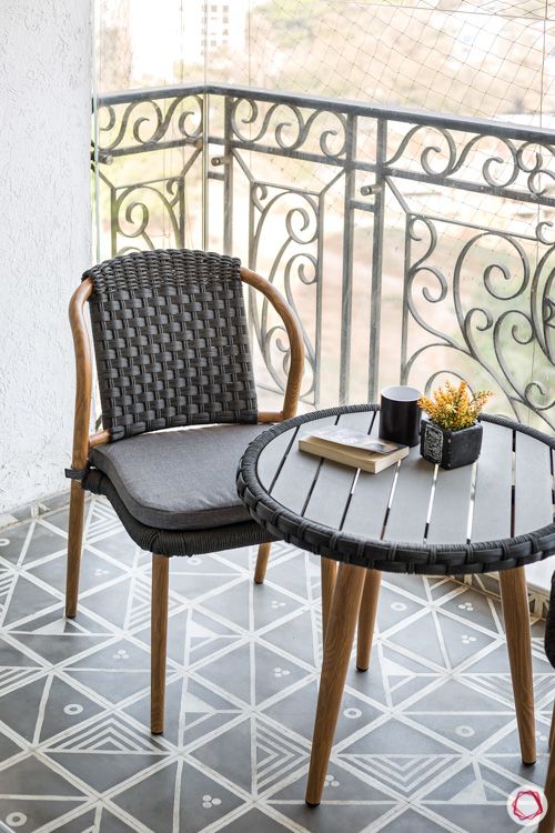 types-of-chairs-wicker-chair-balcony-metallic-railing