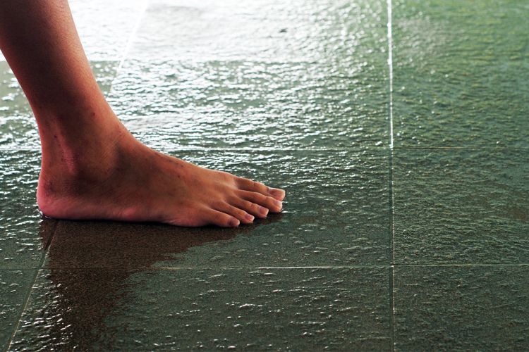 bathroom-ideas-anti-slip-tiles