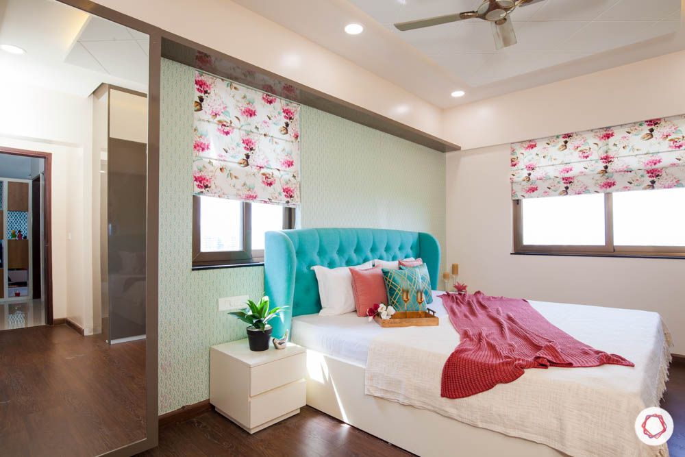 2-bhk-home-design-livspace-pune-master-bedroom-floral-blinds