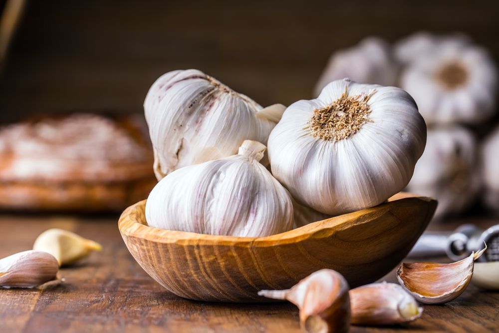 how-to-get-rid-of-spiders-garlic-cloves