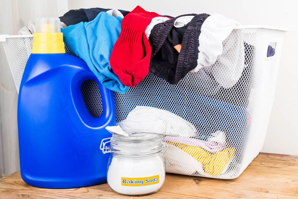 homemade cleaning solution-baking soda-laundry-cleaning