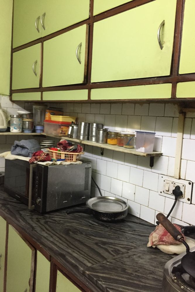 small-kitchen-renovation-old-shelves