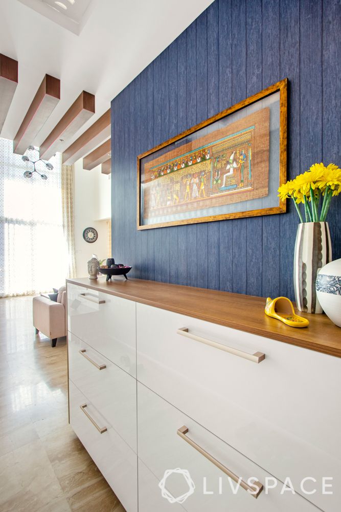 foyer decor-blue wall colour