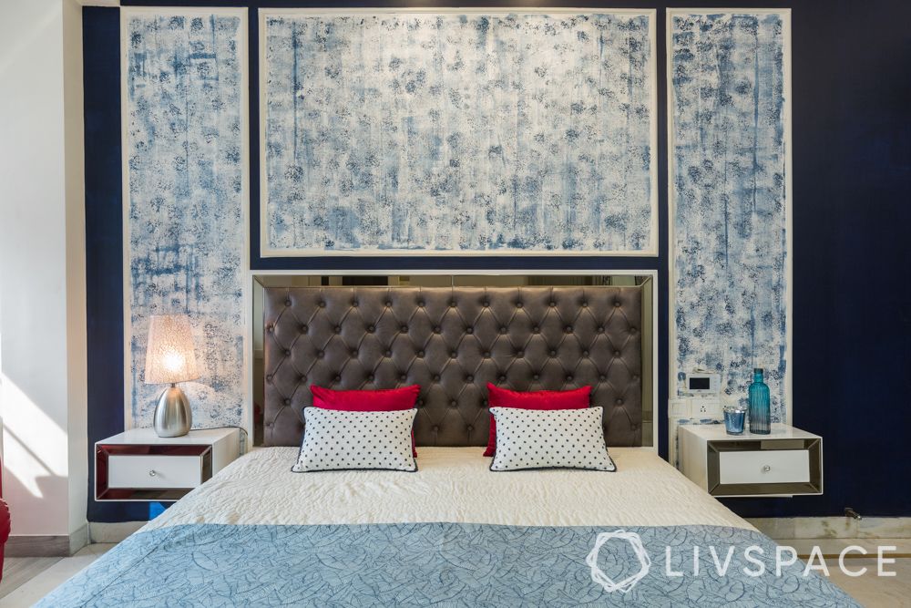 4-bhk-in-dwarka-master-bedroom-textured-wallpaper