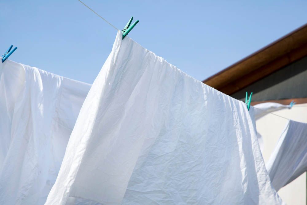 how to clean a mattress-air dry-bedsheets