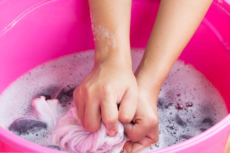 How to Clean a Mattress and Bedding the Right Way