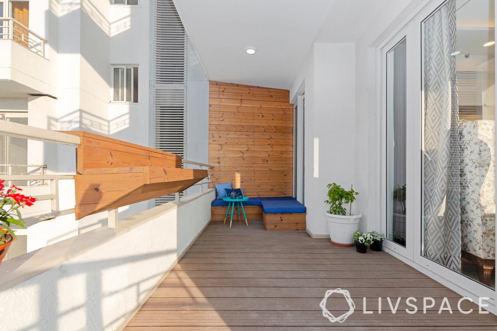 balcony-corner seating-pinewood wall panelling