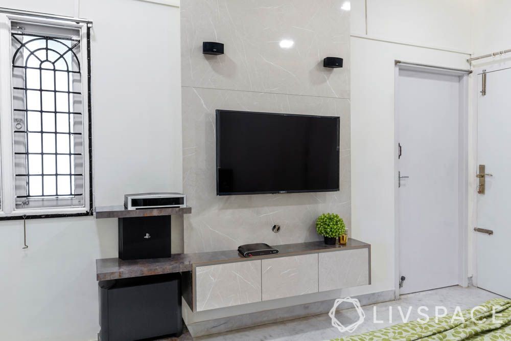 simple-bedroom-interior-design-tv-unit-wall-ledges