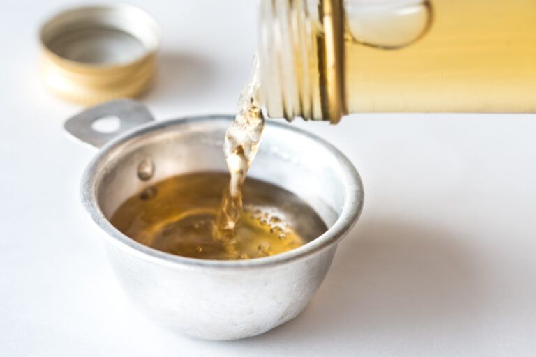 How To Keep Wardrobe Smelling Fresh 101 Natural Scent Hacks