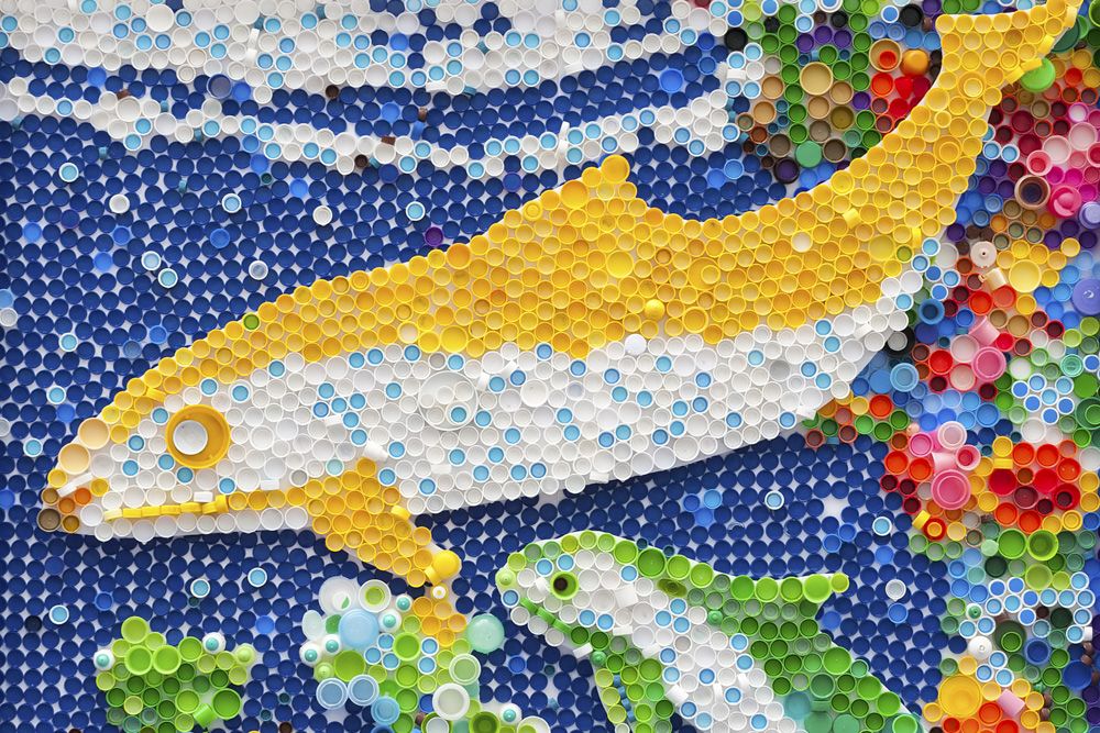 diy ideas for the home-mosaic art-plastic bottles caps-art
