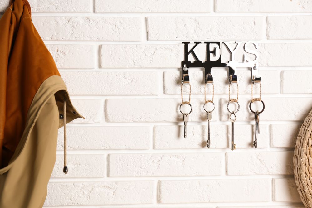 how-to-clean-different-types-of-surfaces-steel-key-holder