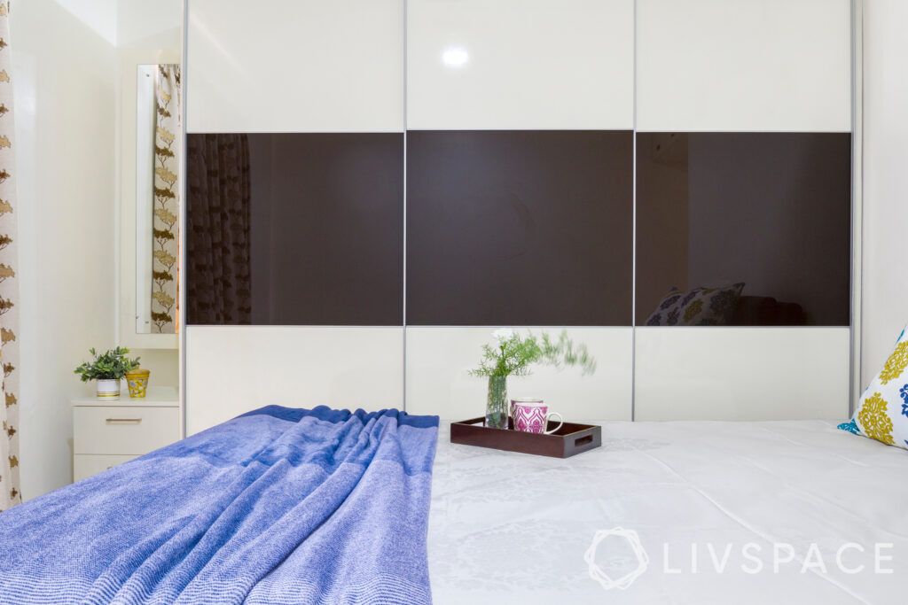 master-bedroom-dresser-corner