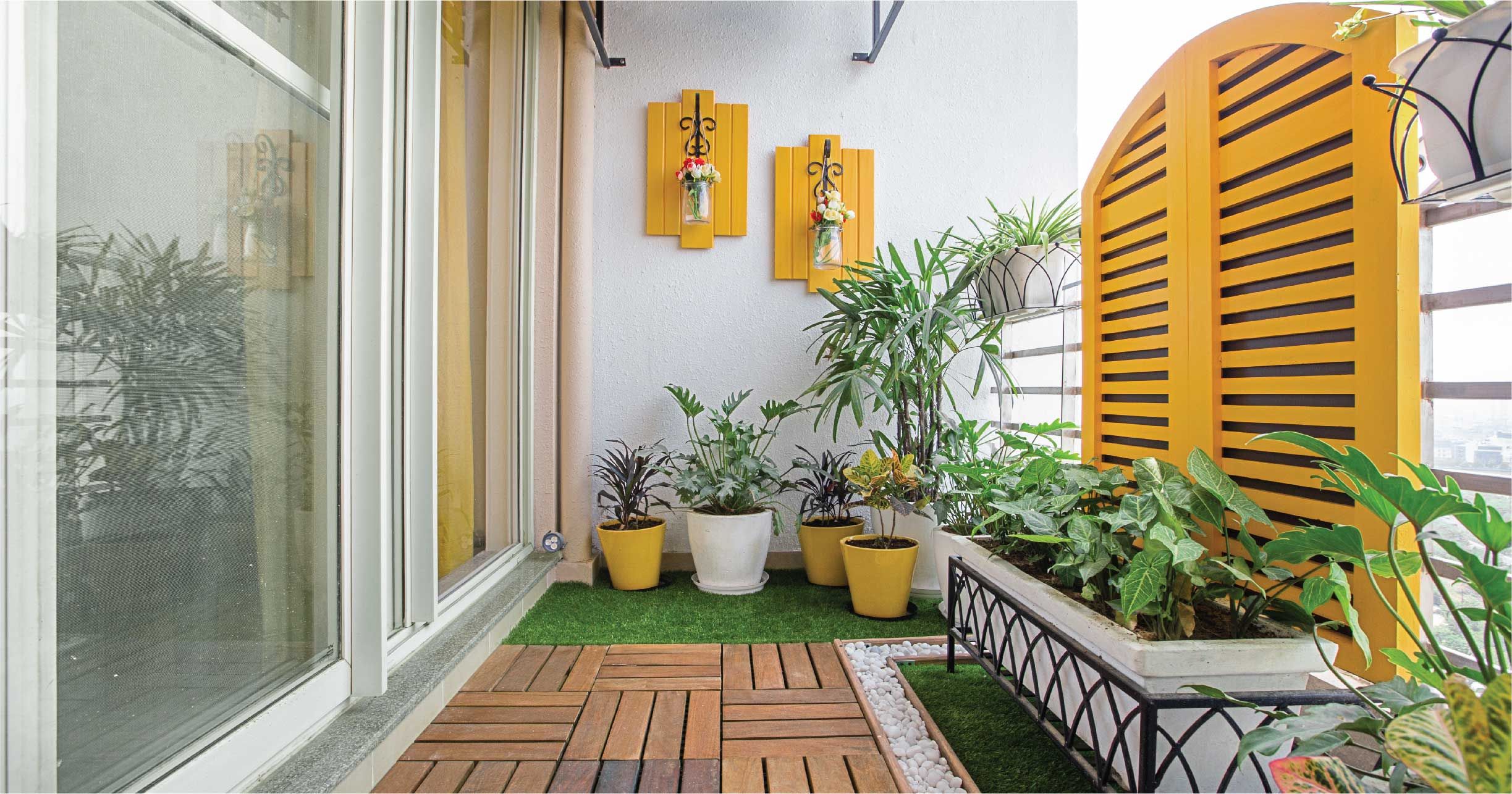 9 Easy Steps to Set Up a Stunning Balcony That's Low on Maintenance